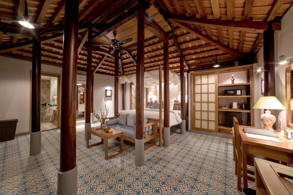 Pool Access Villa
